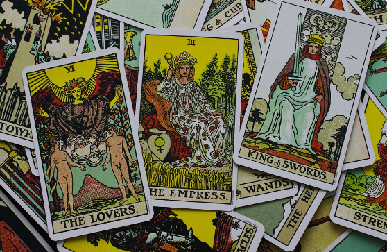 Oracle & Tarot Card Reading